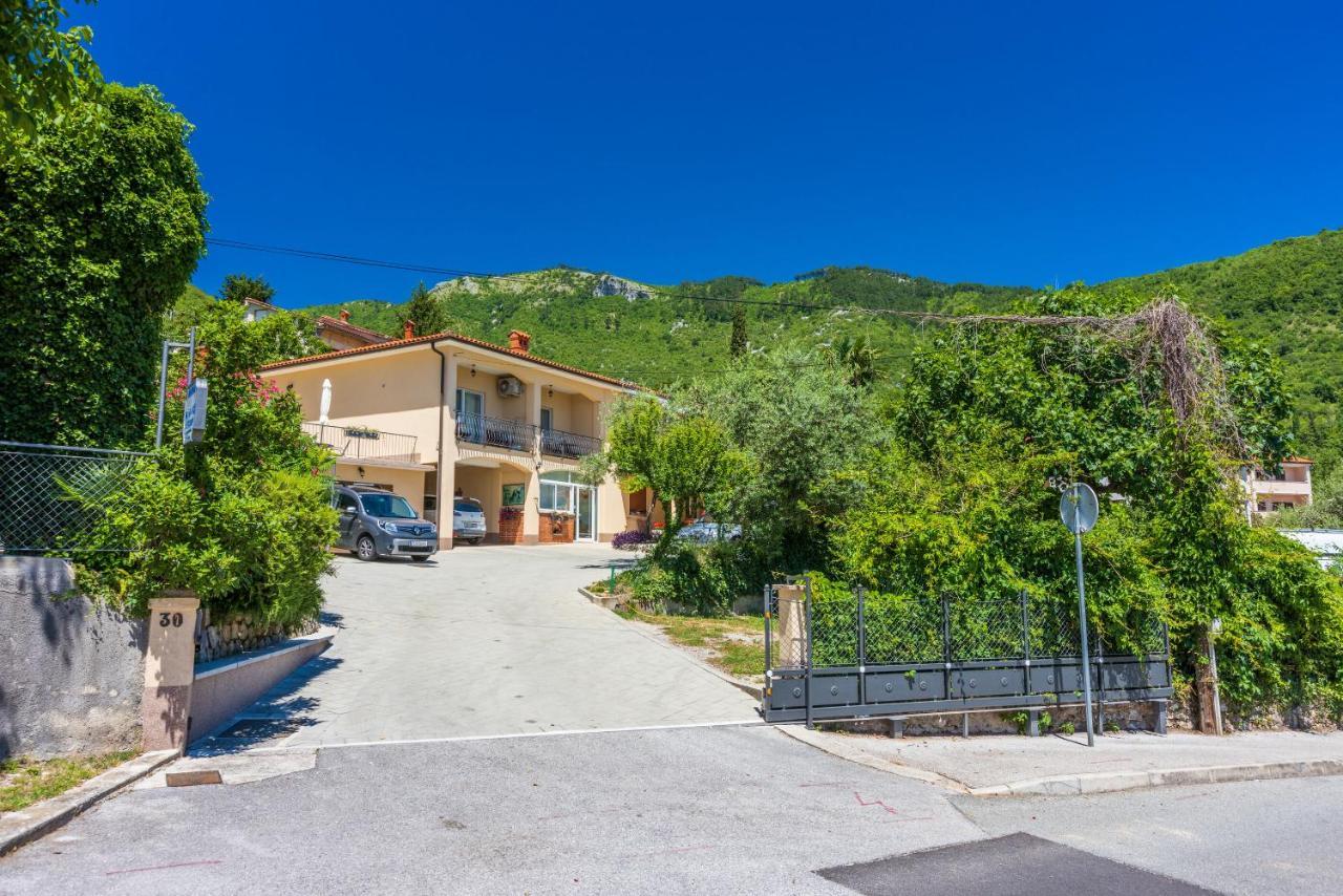 Apartments Branka Mošćenička Draga Exteriör bild