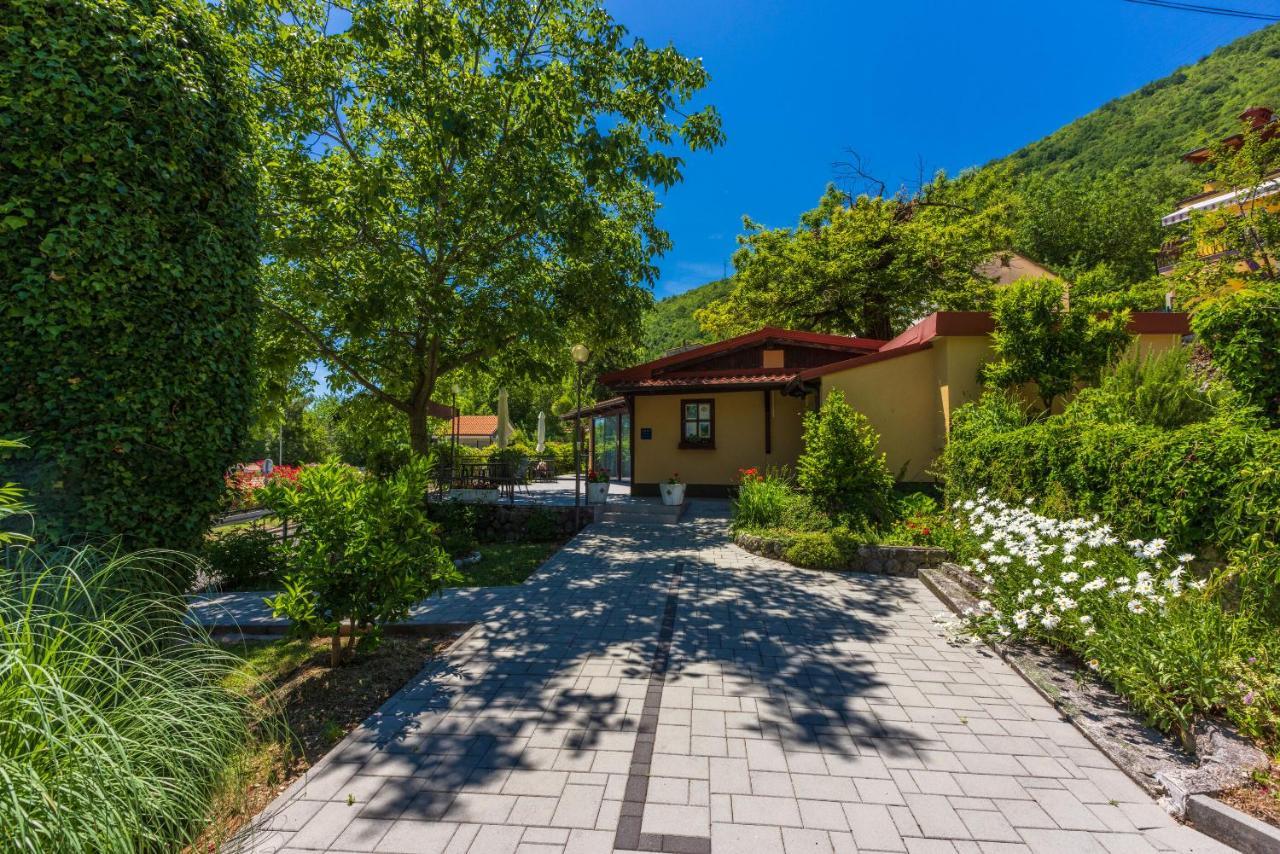 Apartments Branka Mošćenička Draga Exteriör bild